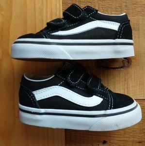 Vans Old Skool V Low Top Infant Sneakers, sz 5